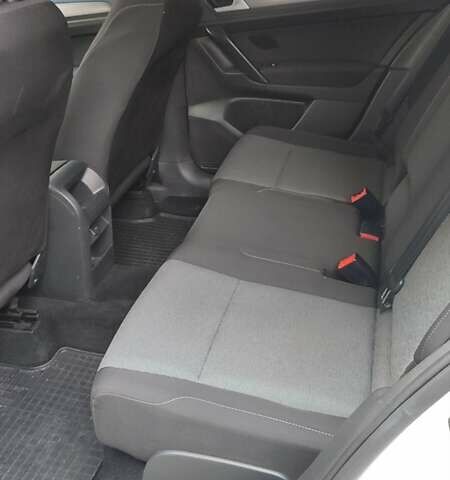 Білий Фольксваген Гольф, об'ємом двигуна 1.6 л та пробігом 221 тис. км за 9650 $, фото 28 на Automoto.ua