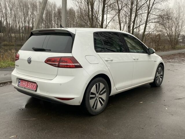 Белый Фольксваген Гольф, объемом двигателя 0 л и пробегом 118 тыс. км за 8600 $, фото 3 на Automoto.ua