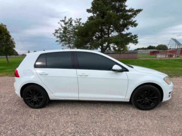 Белый Фольксваген Гольф, объемом двигателя 1.8 л и пробегом 76 тыс. км за 12000 $, фото 3 на Automoto.ua