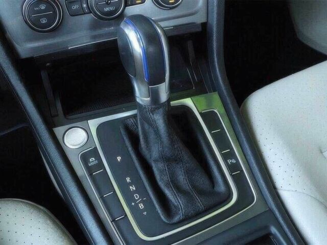 Белый Фольксваген Гольф, объемом двигателя 0 л и пробегом 70 тыс. км за 9200 $, фото 12 на Automoto.ua