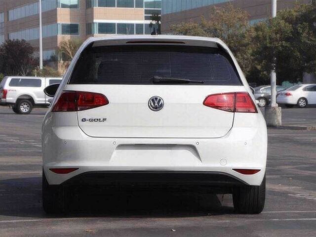 Белый Фольксваген Гольф, объемом двигателя 0 л и пробегом 70 тыс. км за 9200 $, фото 5 на Automoto.ua