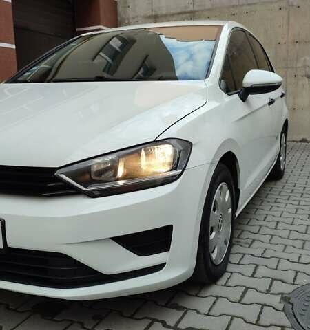 Білий Фольксваген Гольф, об'ємом двигуна 1.6 л та пробігом 221 тис. км за 9650 $, фото 3 на Automoto.ua