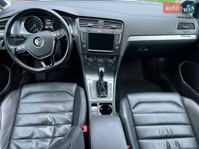 Белый Фольксваген Гольф, объемом двигателя 0 л и пробегом 107 тыс. км за 9999 $, фото 14 на Automoto.ua