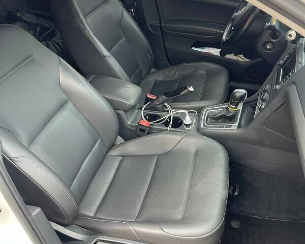 Білий Фольксваген Гольф, об'ємом двигуна 1.97 л та пробігом 203 тис. км за 13699 $, фото 13 на Automoto.ua