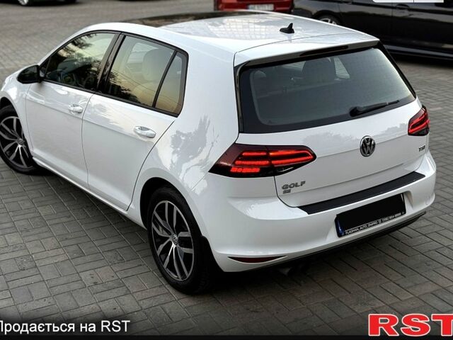 Белый Фольксваген Гольф, объемом двигателя 1.8 л и пробегом 142 тыс. км за 13500 $, фото 3 на Automoto.ua