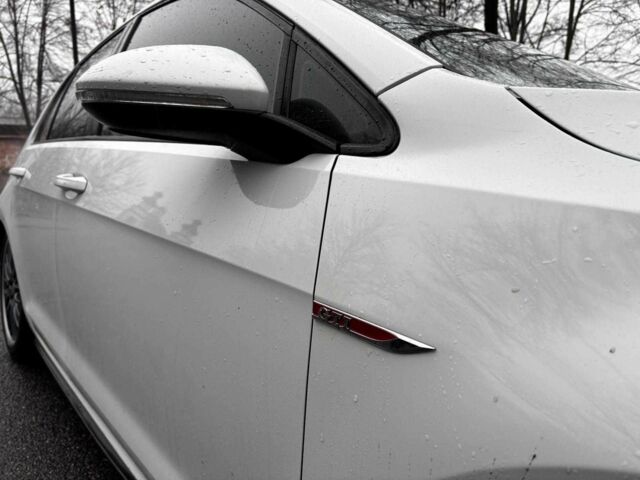 Белый Фольксваген Гольф, объемом двигателя 2 л и пробегом 114 тыс. км за 14990 $, фото 9 на Automoto.ua