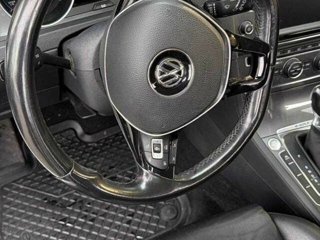 Белый Фольксваген Гольф, объемом двигателя 0 л и пробегом 126 тыс. км за 9300 $, фото 7 на Automoto.ua