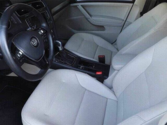 Белый Фольксваген Гольф, объемом двигателя 0 л и пробегом 70 тыс. км за 9200 $, фото 9 на Automoto.ua