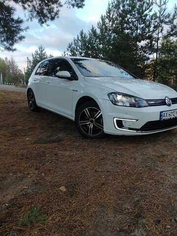 Білий Фольксваген Гольф, об'ємом двигуна 0 л та пробігом 133 тис. км за 8100 $, фото 6 на Automoto.ua