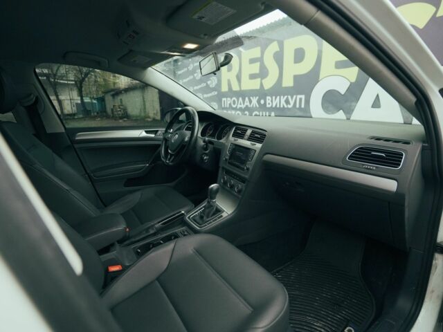 Белый Фольксваген Гольф, объемом двигателя 2 л и пробегом 210 тыс. км за 11900 $, фото 5 на Automoto.ua