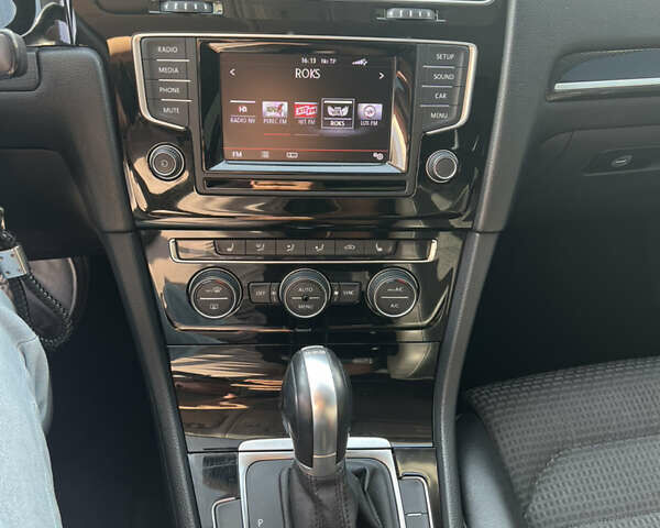 Белый Фольксваген Гольф, объемом двигателя 1.6 л и пробегом 250 тыс. км за 11700 $, фото 34 на Automoto.ua