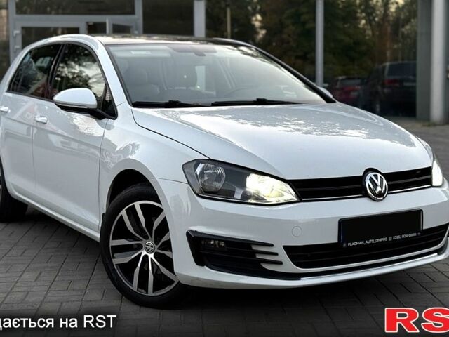 Белый Фольксваген Гольф, объемом двигателя 1.8 л и пробегом 142 тыс. км за 13500 $, фото 5 на Automoto.ua