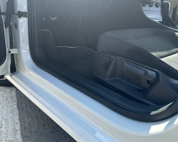 Белый Фольксваген Гольф, объемом двигателя 1.8 л и пробегом 64 тыс. км за 10700 $, фото 25 на Automoto.ua