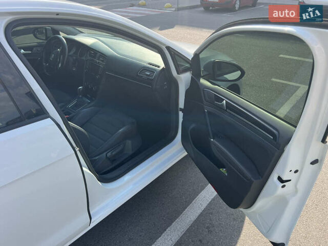 Белый Фольксваген Гольф, объемом двигателя 1.6 л и пробегом 250 тыс. км за 11700 $, фото 15 на Automoto.ua