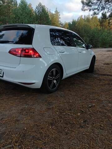 Білий Фольксваген Гольф, об'ємом двигуна 0 л та пробігом 133 тис. км за 8100 $, фото 4 на Automoto.ua