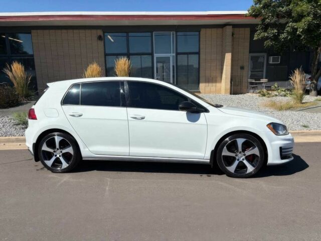 Белый Фольксваген Гольф, объемом двигателя 2 л и пробегом 72 тыс. км за 3900 $, фото 2 на Automoto.ua