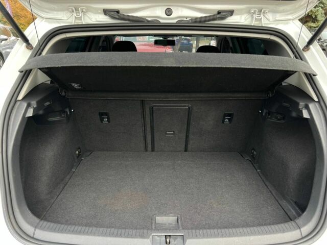 Білий Фольксваген Гольф, об'ємом двигуна 0 л та пробігом 150 тис. км за 9400 $, фото 21 на Automoto.ua