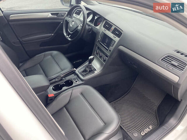 Белый Фольксваген Гольф, объемом двигателя 1.8 л и пробегом 93 тыс. км за 13700 $, фото 20 на Automoto.ua