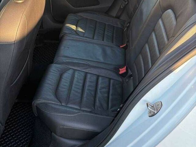 Белый Фольксваген Гольф, объемом двигателя 0 л и пробегом 126 тыс. км за 9300 $, фото 4 на Automoto.ua