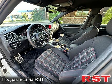 Білий Фольксваген Гольф, об'ємом двигуна 2 л та пробігом 232 тис. км за 12200 $, фото 7 на Automoto.ua