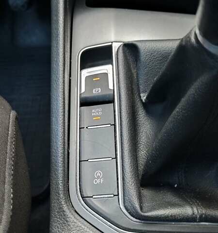 Білий Фольксваген Гольф, об'ємом двигуна 1.6 л та пробігом 221 тис. км за 9650 $, фото 24 на Automoto.ua