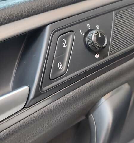 Білий Фольксваген Гольф, об'ємом двигуна 1.6 л та пробігом 221 тис. км за 9650 $, фото 25 на Automoto.ua