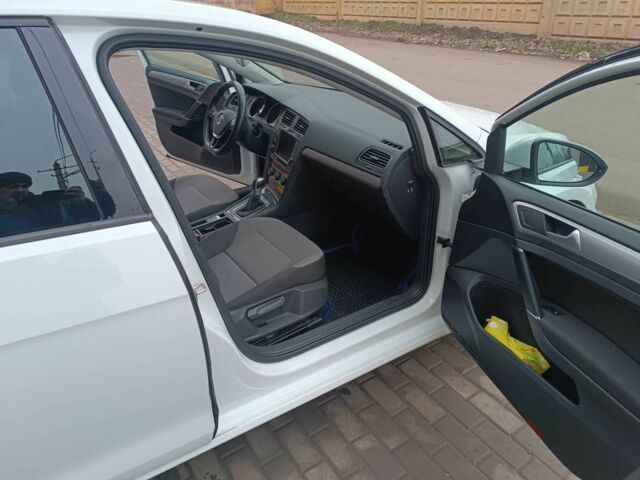 Білий Фольксваген Гольф, об'ємом двигуна 0 л та пробігом 118 тис. км за 9600 $, фото 19 на Automoto.ua