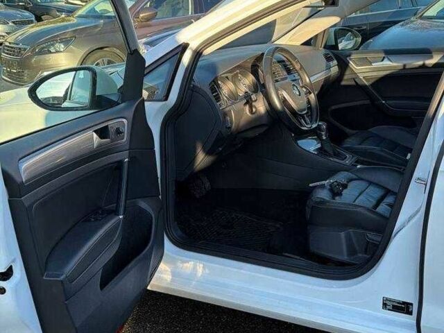 Белый Фольксваген Гольф, объемом двигателя 0 л и пробегом 126 тыс. км за 9300 $, фото 5 на Automoto.ua