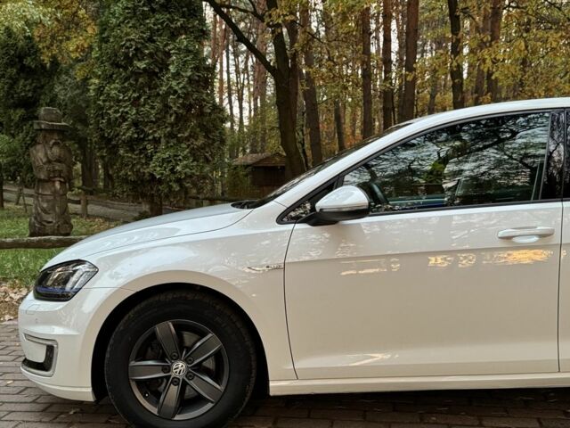 Белый Фольксваген Гольф, объемом двигателя 0 л и пробегом 89 тыс. км за 8450 $, фото 3 на Automoto.ua