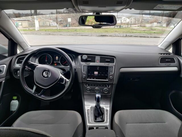 Білий Фольксваген Гольф, об'ємом двигуна 0 л та пробігом 144 тис. км за 8400 $, фото 4 на Automoto.ua