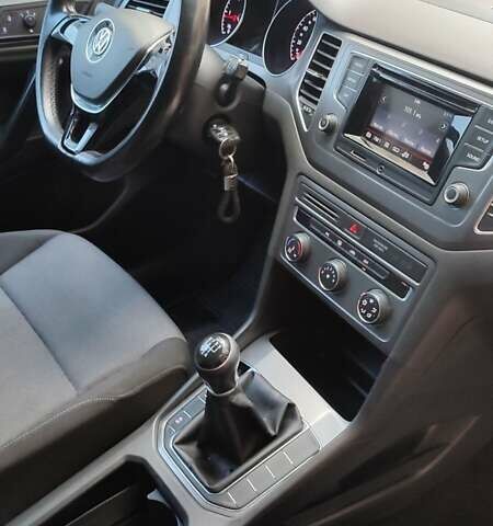 Білий Фольксваген Гольф, об'ємом двигуна 1.6 л та пробігом 221 тис. км за 9650 $, фото 22 на Automoto.ua