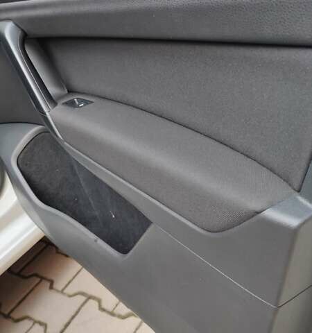 Білий Фольксваген Гольф, об'ємом двигуна 1.6 л та пробігом 221 тис. км за 9650 $, фото 31 на Automoto.ua