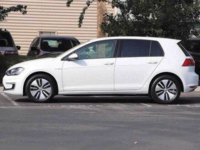 Белый Фольксваген Гольф, объемом двигателя 0 л и пробегом 70 тыс. км за 9200 $, фото 3 на Automoto.ua