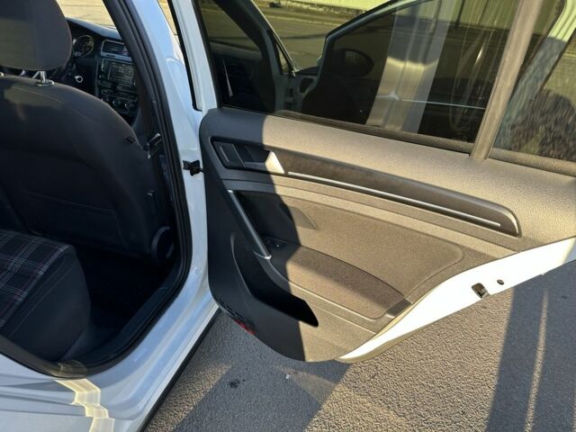 Белый Фольксваген Гольф, объемом двигателя 2 л и пробегом 89 тыс. км за 14500 $, фото 13 на Automoto.ua