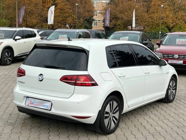 Білий Фольксваген Гольф, об'ємом двигуна 0 л та пробігом 150 тис. км за 9400 $, фото 6 на Automoto.ua
