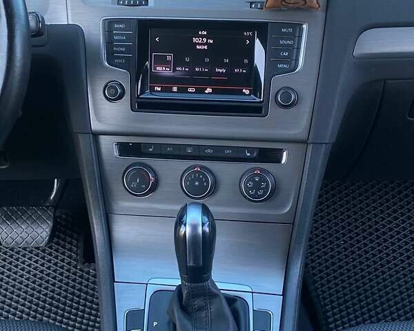 Белый Фольксваген Гольф, объемом двигателя 1.8 л и пробегом 141 тыс. км за 11300 $, фото 13 на Automoto.ua