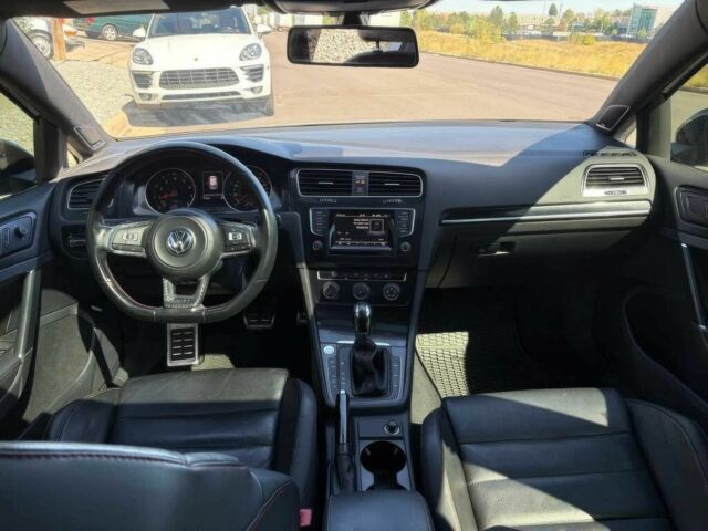 Белый Фольксваген Гольф, объемом двигателя 2 л и пробегом 72 тыс. км за 3900 $, фото 5 на Automoto.ua