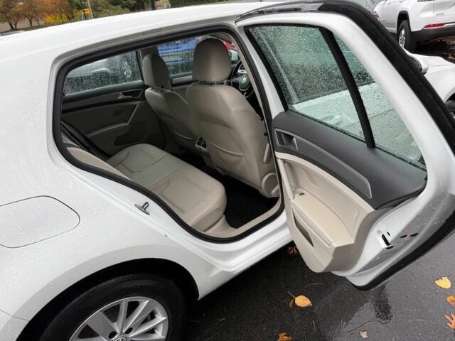 Белый Фольксваген Гольф, объемом двигателя 1.8 л и пробегом 73 тыс. км за 4300 $, фото 11 на Automoto.ua