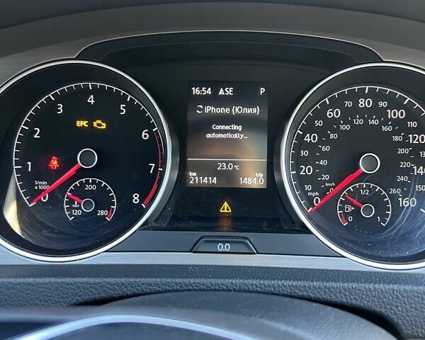 Белый Фольксваген Гольф, объемом двигателя 1.8 л и пробегом 212 тыс. км за 12500 $, фото 5 на Automoto.ua