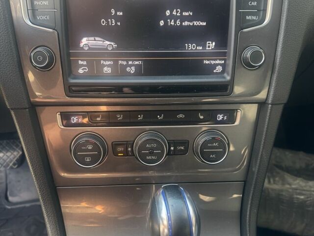 Белый Фольксваген Гольф, объемом двигателя 0 л и пробегом 146 тыс. км за 9100 $, фото 3 на Automoto.ua