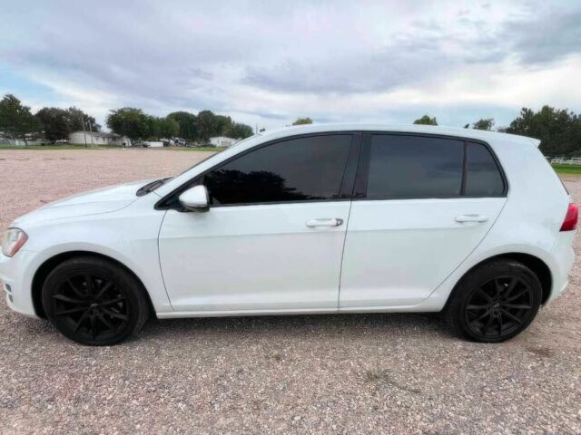 Белый Фольксваген Гольф, объемом двигателя 1.8 л и пробегом 76 тыс. км за 12000 $, фото 4 на Automoto.ua