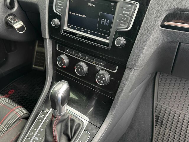 Білий Фольксваген Гольф, об'ємом двигуна 2 л та пробігом 89 тис. км за 14450 $, фото 10 на Automoto.ua