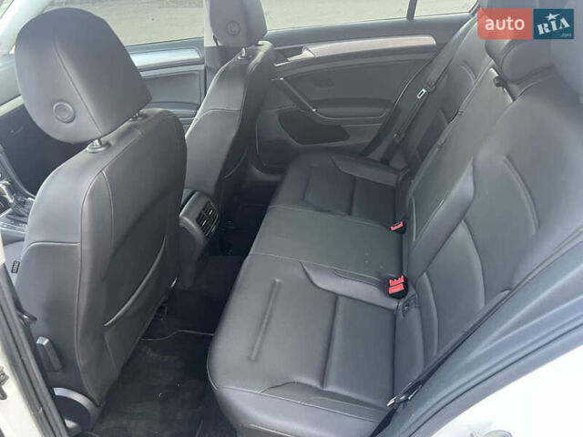 Білий Фольксваген Гольф, об'ємом двигуна 0 л та пробігом 160 тис. км за 9900 $, фото 9 на Automoto.ua