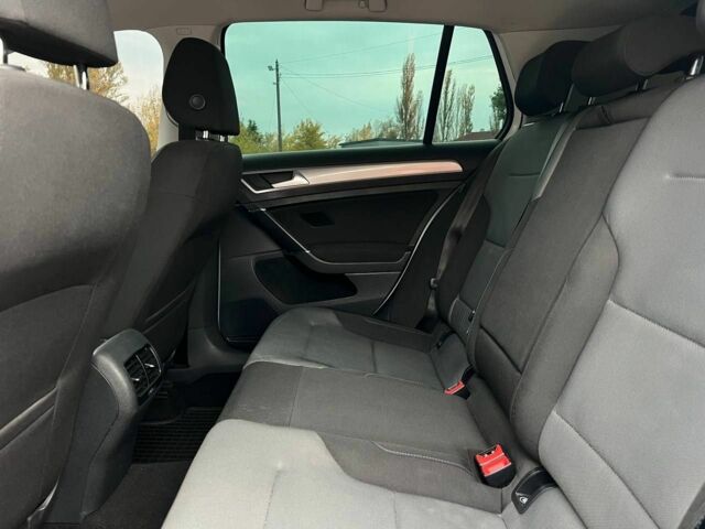 Білий Фольксваген Гольф, об'ємом двигуна 0 л та пробігом 150 тис. км за 9400 $, фото 18 на Automoto.ua