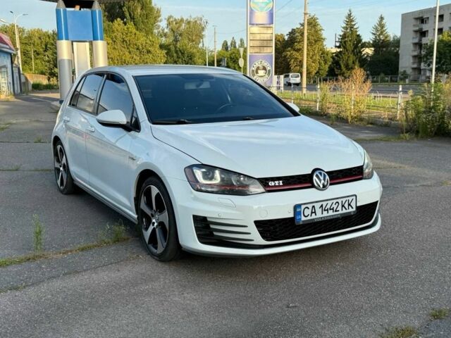 Белый Фольксваген Гольф, объемом двигателя 2 л и пробегом 190 тыс. км за 13000 $, фото 2 на Automoto.ua