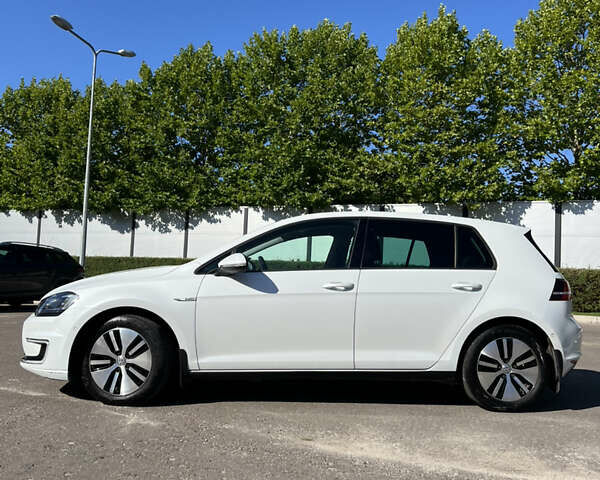 Белый Фольксваген Гольф, объемом двигателя 0 л и пробегом 161 тыс. км за 9700 $, фото 2 на Automoto.ua