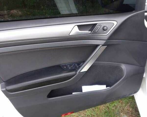 Білий Фольксваген Гольф, об'ємом двигуна 2 л та пробігом 247 тис. км за 7600 $, фото 6 на Automoto.ua