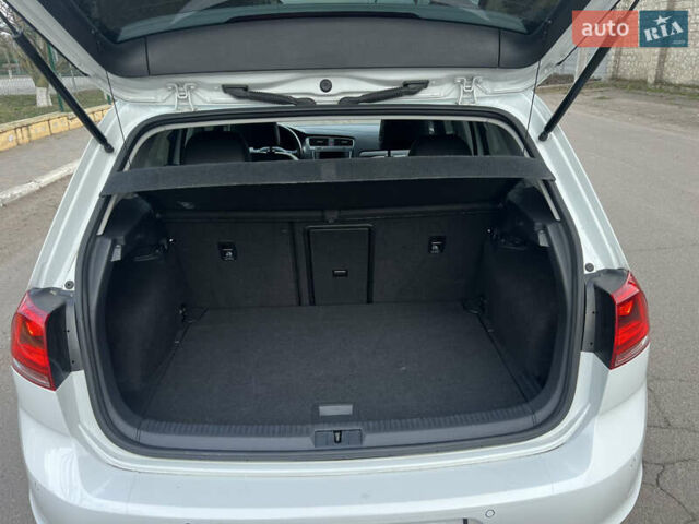 Білий Фольксваген Гольф, об'ємом двигуна 0 л та пробігом 160 тис. км за 9900 $, фото 7 на Automoto.ua