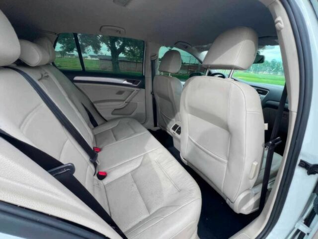 Белый Фольксваген Гольф, объемом двигателя 1.8 л и пробегом 76 тыс. км за 12000 $, фото 9 на Automoto.ua