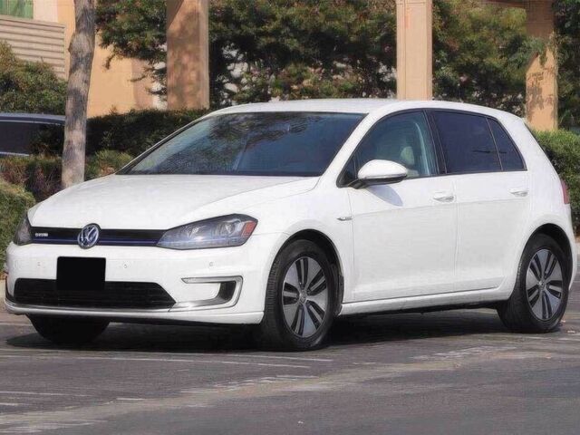 Белый Фольксваген Гольф, объемом двигателя 0 л и пробегом 70 тыс. км за 9200 $, фото 2 на Automoto.ua